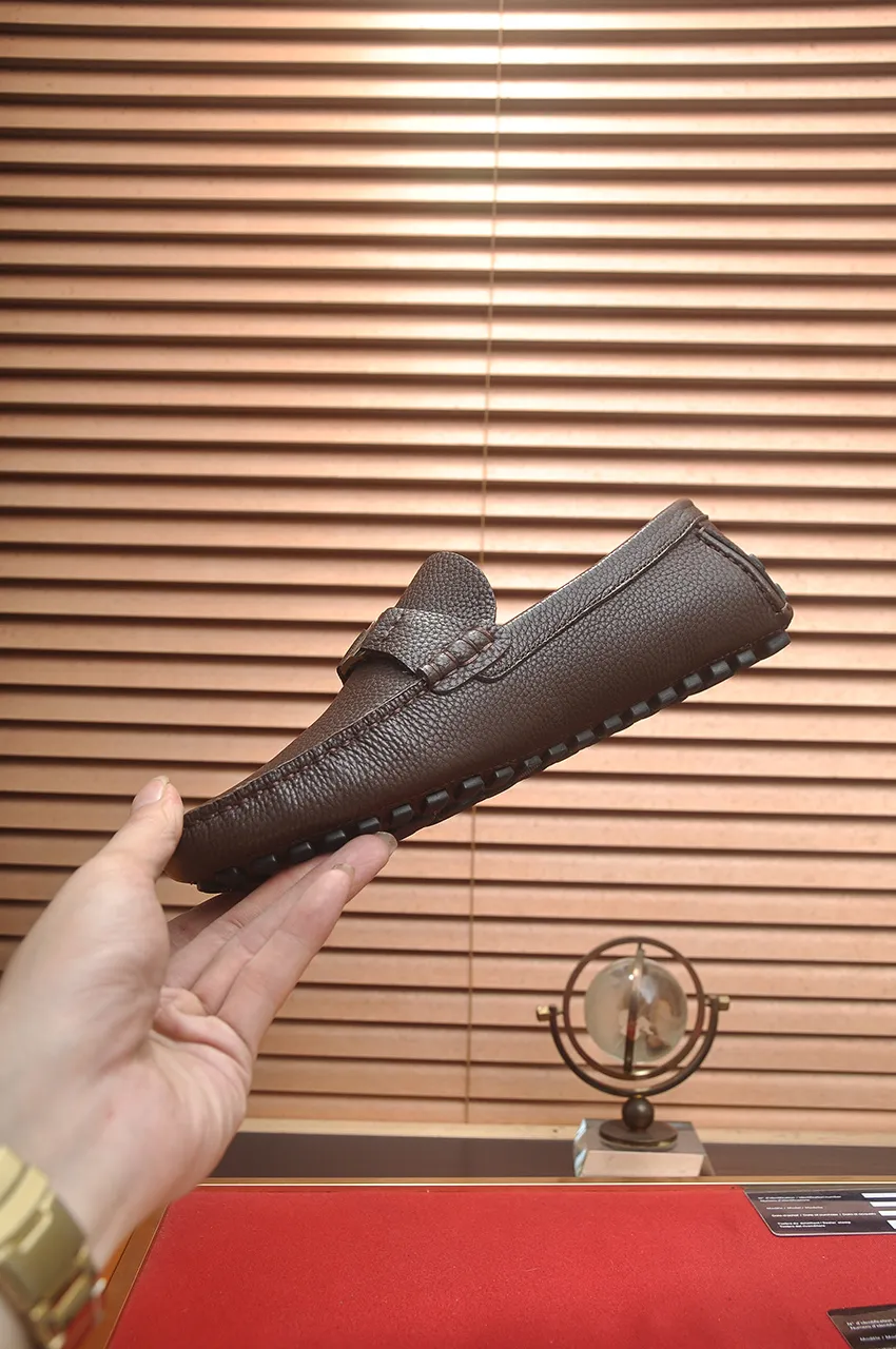 Men's men's shoes 💰420💶 [LV Doudou shoes] (water-dyed cowhide lining) new model is on the market, available on the official website. The new Doudou shoes are processed into single-color materials, and the uppers are made of imported horsehide leather. The body of the shoe is fully hemmed with mark thread, and is lined with imported original cowhide leather. The elegant shoe shape is super suitable for all-matching, and the size is 38-44.